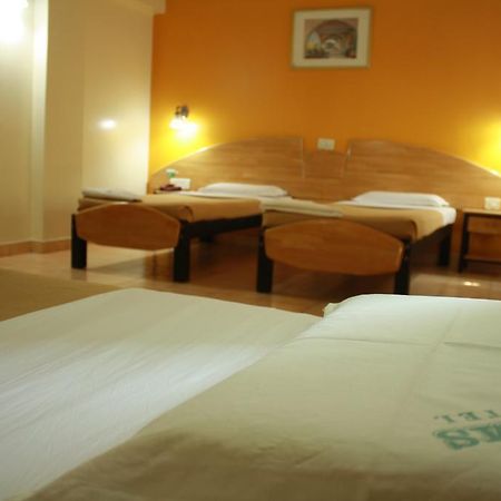 Tom'S Hotel บังกาลอร์ ภายนอก รูปภาพ
