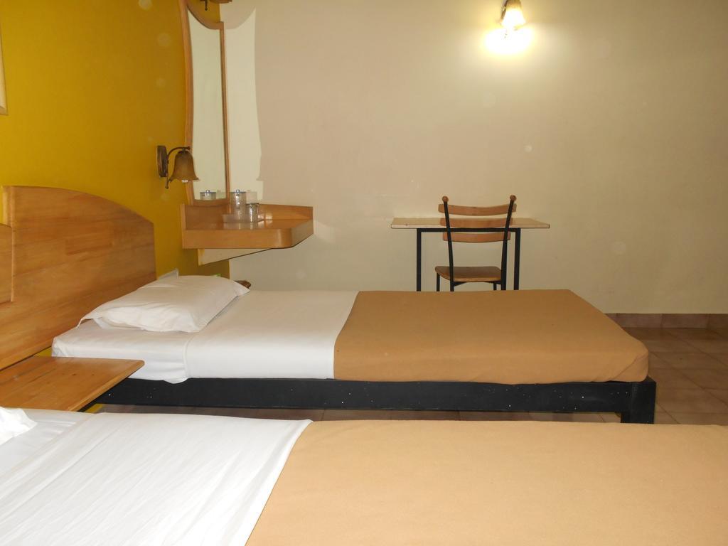Tom'S Hotel บังกาลอร์ ห้อง รูปภาพ