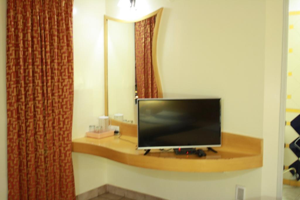 Tom'S Hotel บังกาลอร์ ภายนอก รูปภาพ