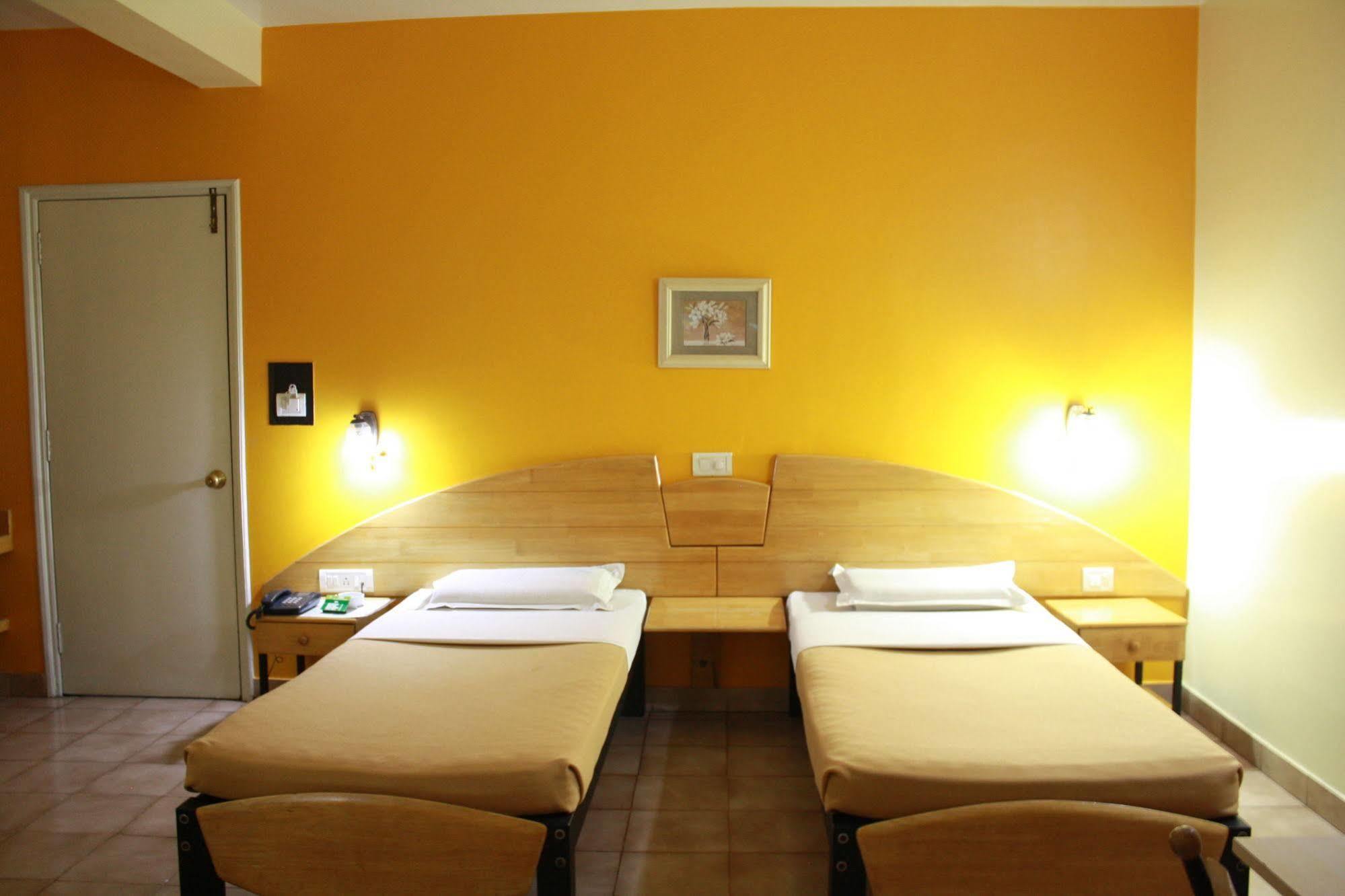Tom'S Hotel บังกาลอร์ ภายนอก รูปภาพ