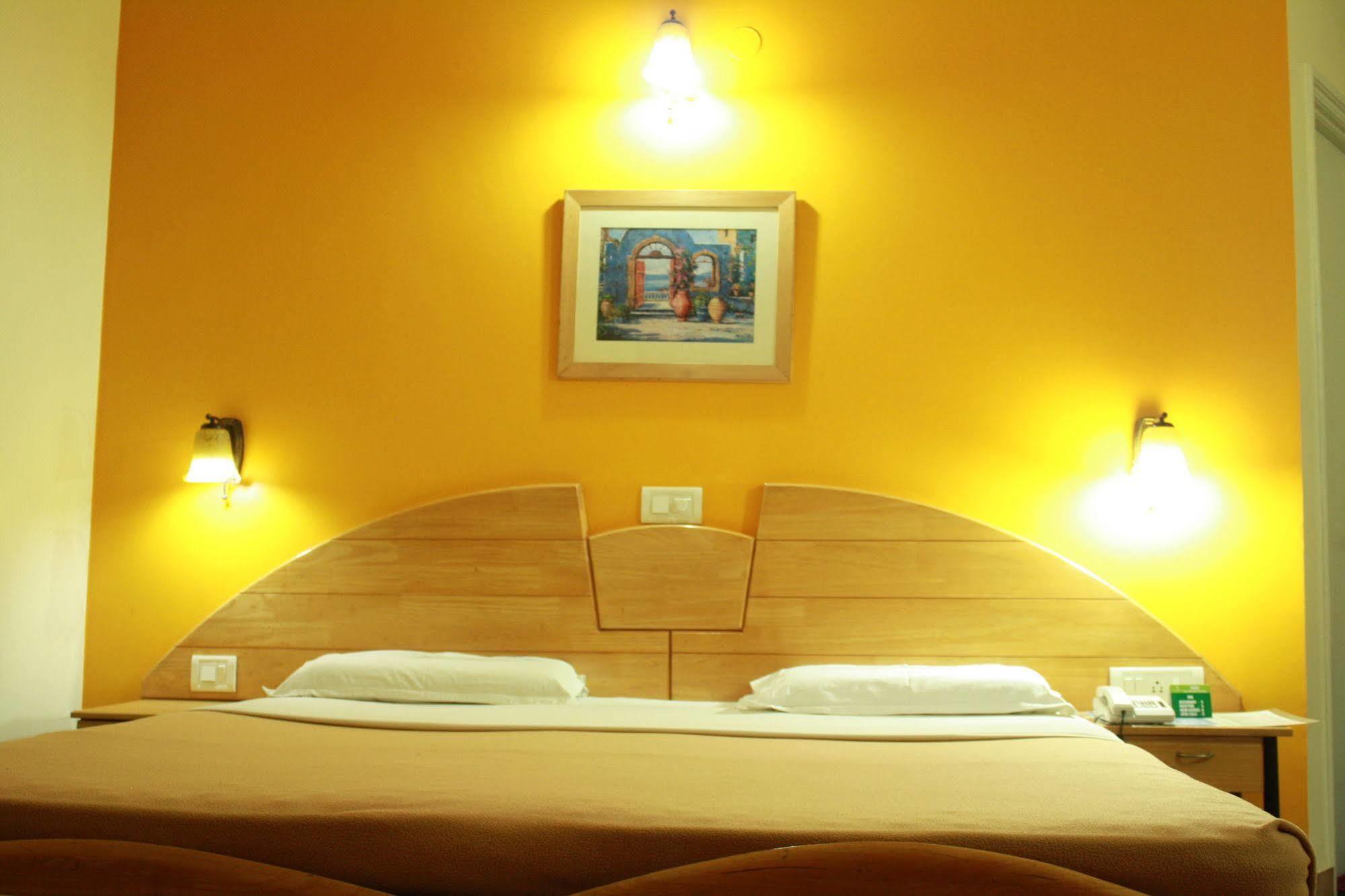 Tom'S Hotel บังกาลอร์ ภายนอก รูปภาพ