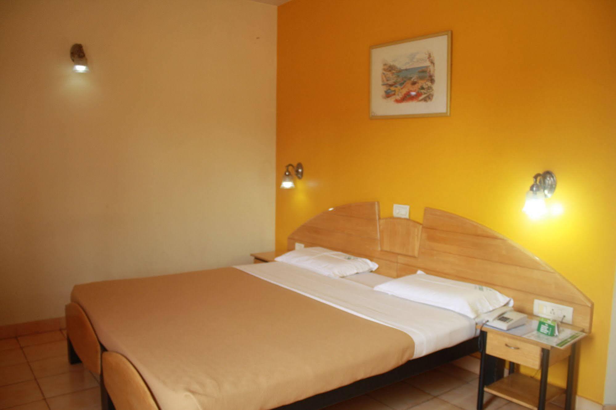 Tom'S Hotel บังกาลอร์ ภายนอก รูปภาพ