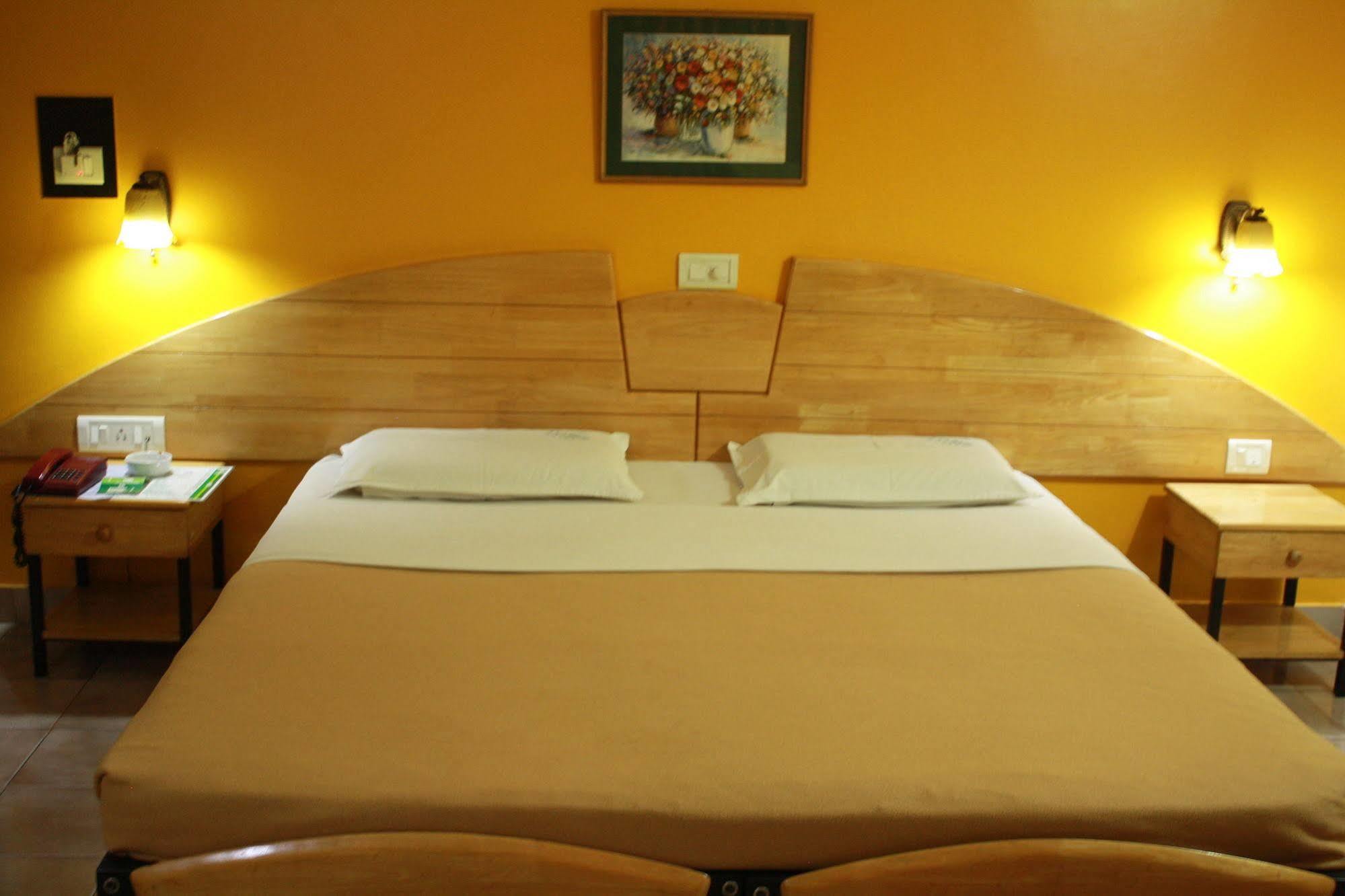 Tom'S Hotel บังกาลอร์ ภายนอก รูปภาพ