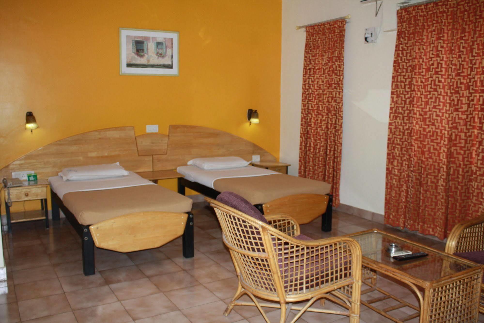 Tom'S Hotel บังกาลอร์ ภายนอก รูปภาพ