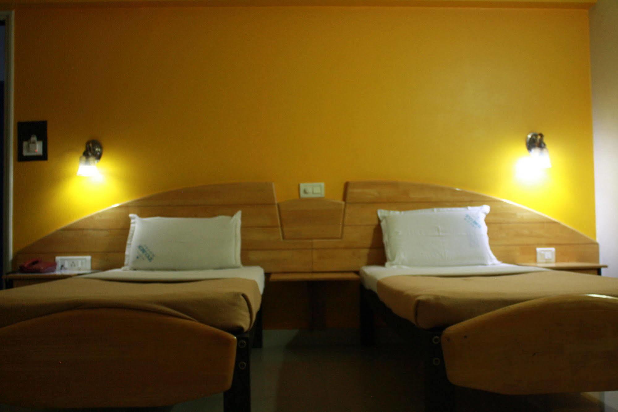 Tom'S Hotel บังกาลอร์ ภายนอก รูปภาพ