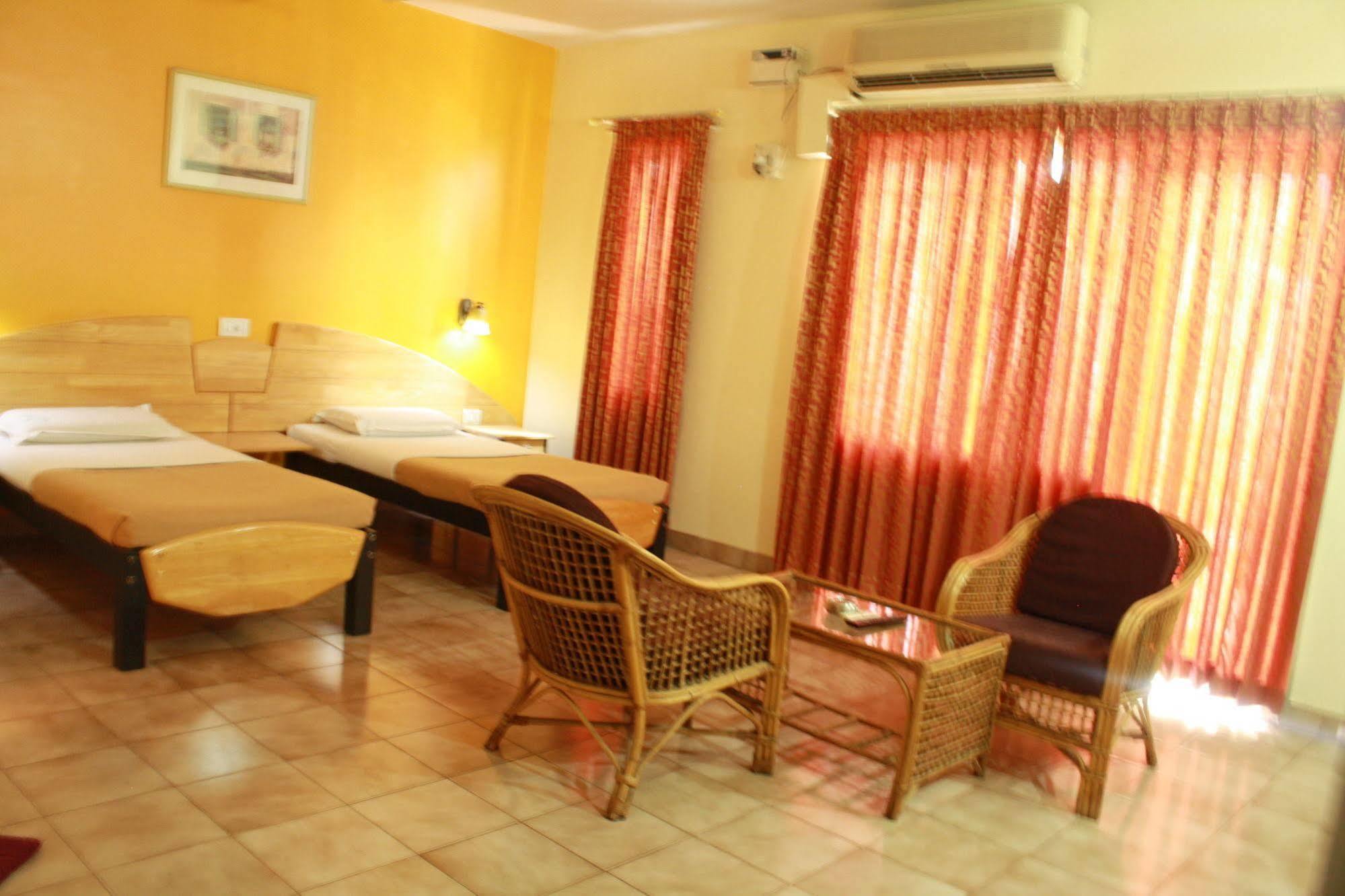 Tom'S Hotel บังกาลอร์ ภายนอก รูปภาพ